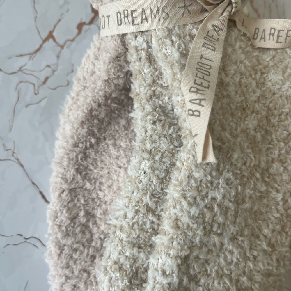 Barefoot Dreams Cosy Chic Socks. Set of 2 Pair Tennis Socks. Stone Multi. NWT - Picture 4 of 8